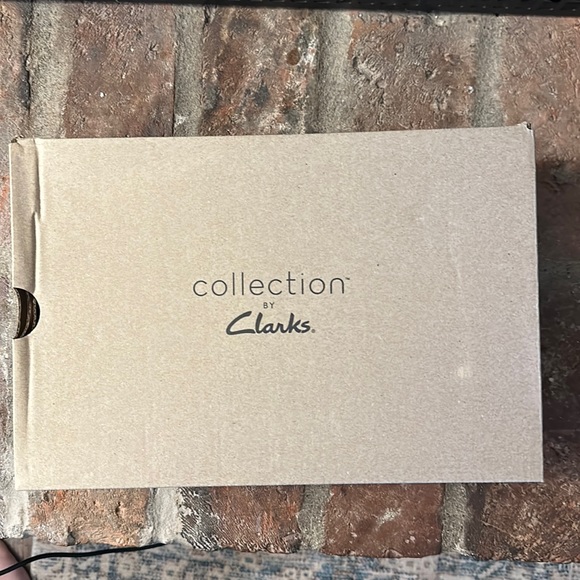 Clarks wide width size 8 Trish bell leopard loafers. - Picture 2 of 6